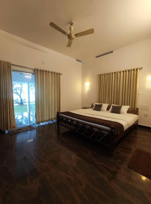 Riveria Portico - River Side 6 Bedroom Private Pool Bungalow North Paravur Eksteriør bilde