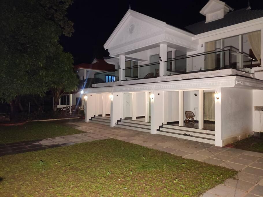 Riveria Portico - River Side 6 Bedroom Private Pool Bungalow North Paravur Eksteriør bilde