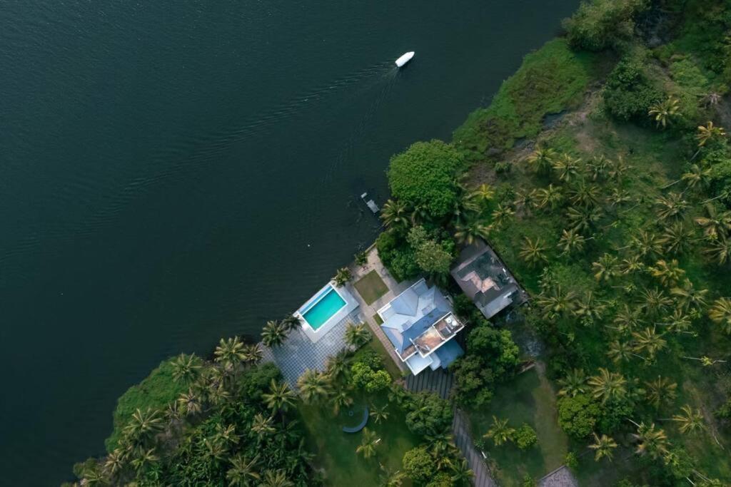 Riveria Portico - River Side 6 Bedroom Private Pool Bungalow North Paravur Eksteriør bilde