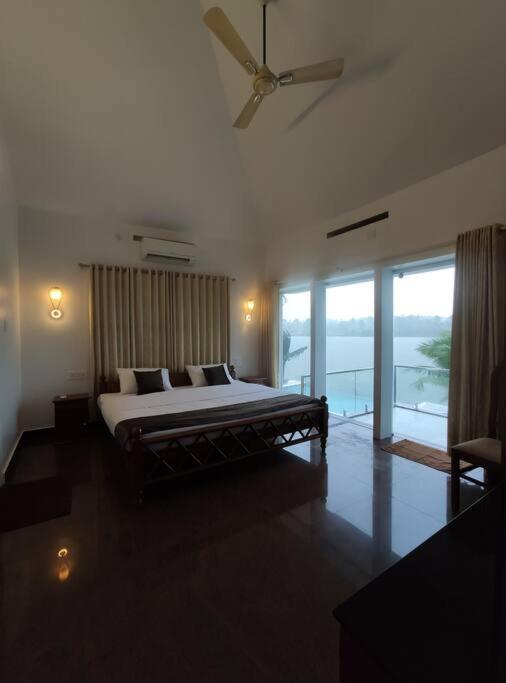 Riveria Portico - River Side 6 Bedroom Private Pool Bungalow North Paravur Eksteriør bilde
