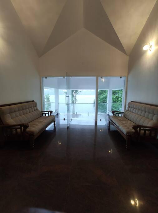 Riveria Portico - River Side 6 Bedroom Private Pool Bungalow North Paravur Eksteriør bilde