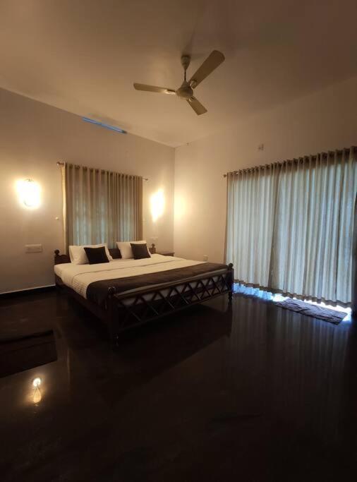 Riveria Portico - River Side 6 Bedroom Private Pool Bungalow North Paravur Eksteriør bilde